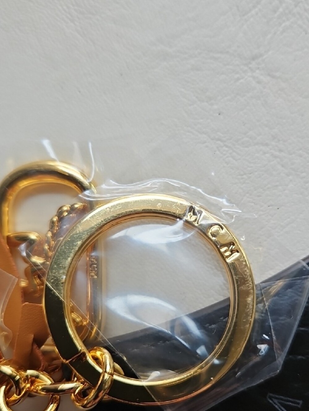 MCM BICOLOR DIAMOND KEY CHAIN - Picture 9 of 12